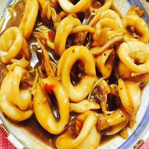 Mực sốt me dai ngon cho ngày cuối tuần